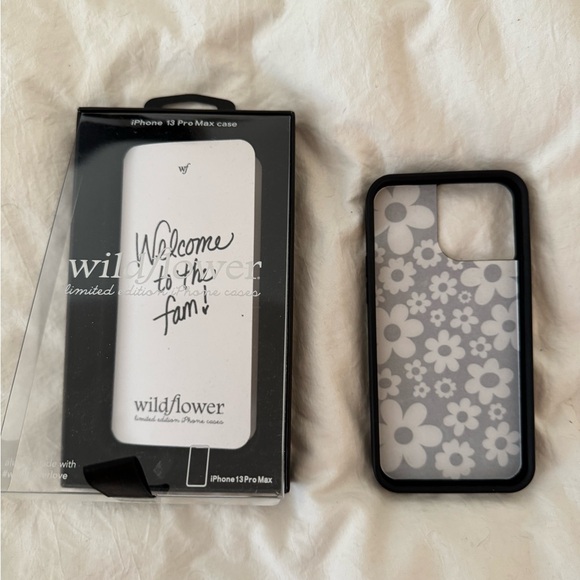 Wildflower 13 Pro Max Black and White Floral Phone Case - Picture 3 of 4